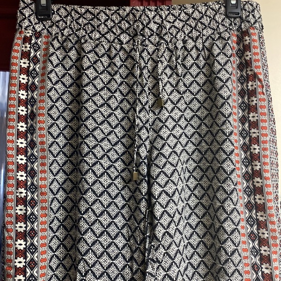 Lucy&Laurel Pretty Print Adjustable Waist Pants NeverUsed - Picture 2 of 14
